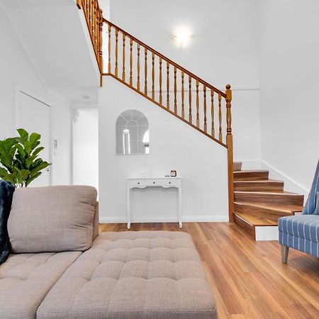 Parkham - Cbd, Elegant Townhouse Villa Wagga Wagga Esterno foto