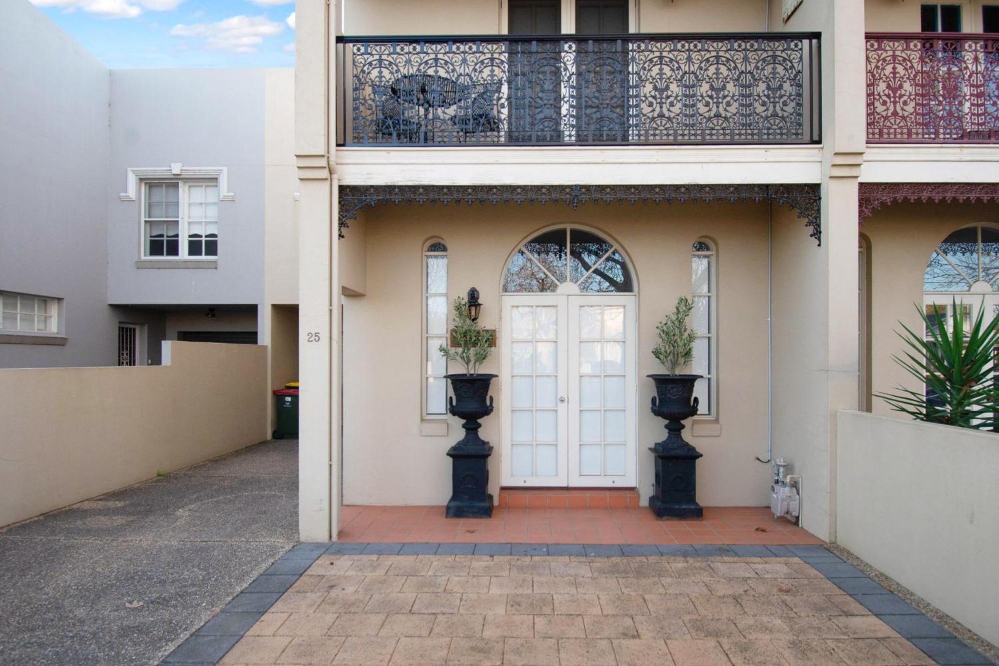 Parkham - Cbd, Elegant Townhouse Villa Wagga Wagga Esterno foto